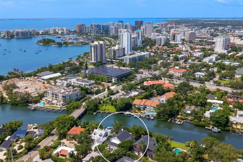 Villa ou maison à vendre à Sarasota, Floride: 4 chambres, 338.81 m2 № 2330419 - photo 5