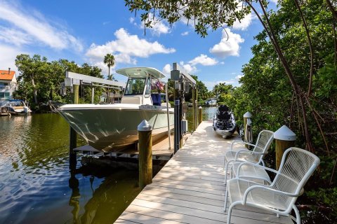 Villa ou maison à vendre à Sarasota, Floride: 4 chambres, 338.81 m2 № 2330419 - photo 9