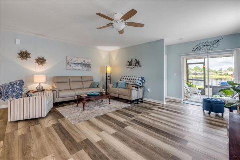 Casa en venta en New Smyrna Beach, Florida, 3 dormitorios, 164.81 m2 № 1817258 - foto 18