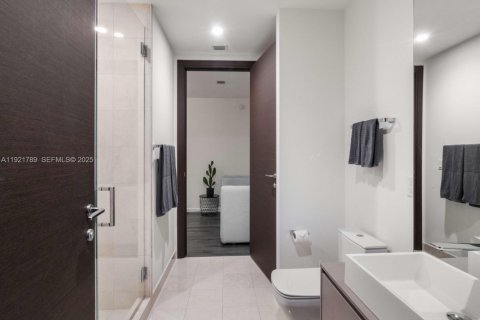 Copropriété à vendre à Miami, Floride: 2 chambres, 116.03 m2 № 1976671 - photo 15