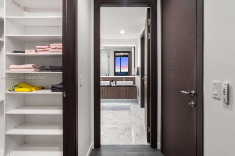 Copropriété à vendre à Miami, Floride: 2 chambres, 116.03 m2 № 1976671 - photo 12