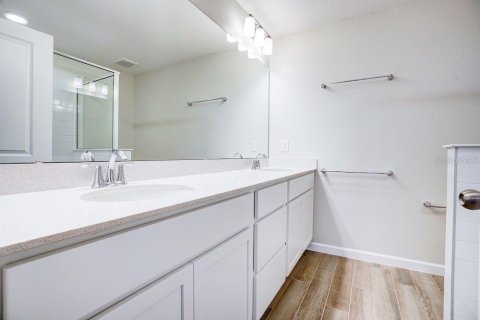 Townhouse in Orlando, Florida 3 bedrooms, 137.87 sq.m. № 2400273 - photo 10