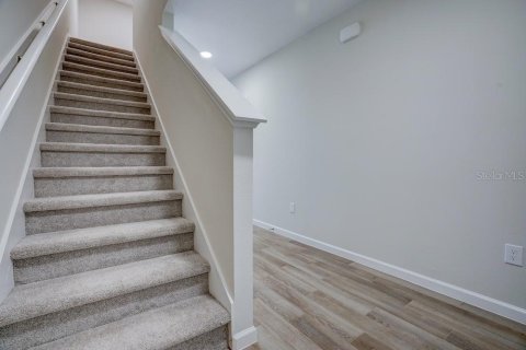 Townhouse in Orlando, Florida 3 bedrooms, 137.87 sq.m. № 2400273 - photo 5