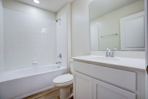 Townhouse in Orlando, Florida 3 bedrooms, 137.87 sq.m. № 2400273 - photo 13