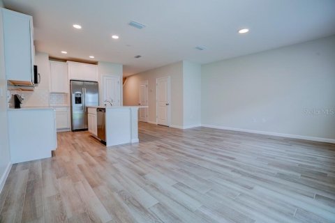 Townhouse in Orlando, Florida 3 bedrooms, 137.87 sq.m. № 2400273 - photo 3