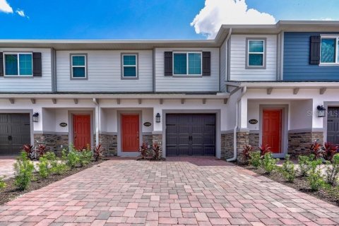 Townhouse in Orlando, Florida 3 bedrooms, 137.87 sq.m. № 2400273