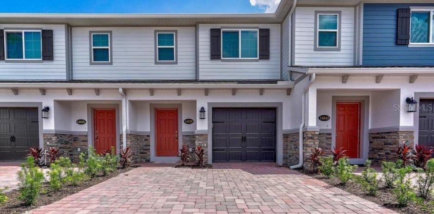 Townhouse in Orlando, Florida 3 bedrooms, 137.87 sq.m. № 2400273