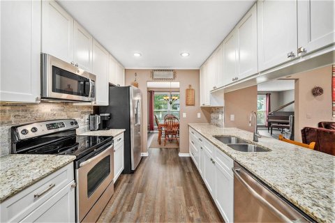 Casa en venta en Temple Terrace, Florida, 4 dormitorios, 185.34 m2 № 1804936 - foto 17