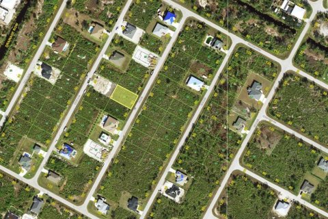 Terreno en venta en Port Charlotte, Florida № 2217439 - foto 3