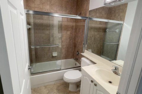 House in Riviera Beach, Florida 3 bedrooms, 146.79 sq.m. № 2086467 - photo 10