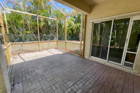 House in Riviera Beach, Florida 3 bedrooms, 146.79 sq.m. № 2086467 - photo 18