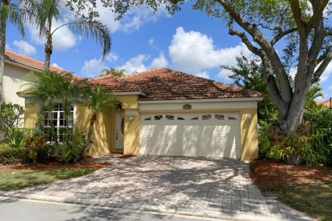 House in Riviera Beach, Florida 3 bedrooms, 146.79 sq.m. № 2086467 - photo 1