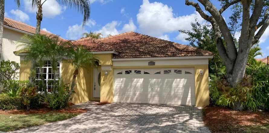 House in Riviera Beach, Florida 3 bedrooms, 146.79 sq.m. № 2086467
