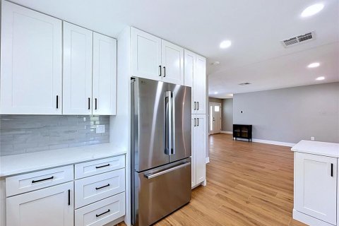 Villa ou maison à vendre à Palm Harbor, Floride: 2 chambres, 129.69 m2 № 2109718 - photo 13