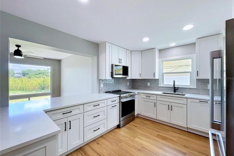 Villa ou maison à vendre à Palm Harbor, Floride: 2 chambres, 129.69 m2 № 2109718 - photo 12