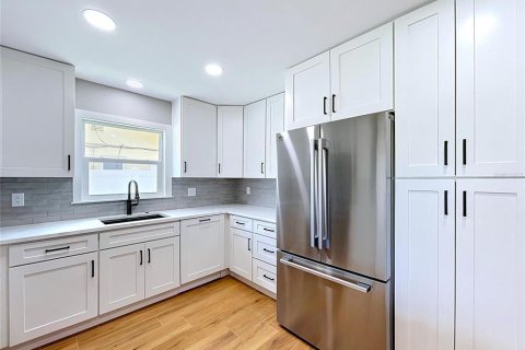 Villa ou maison à vendre à Palm Harbor, Floride: 2 chambres, 129.69 m2 № 2109718 - photo 10