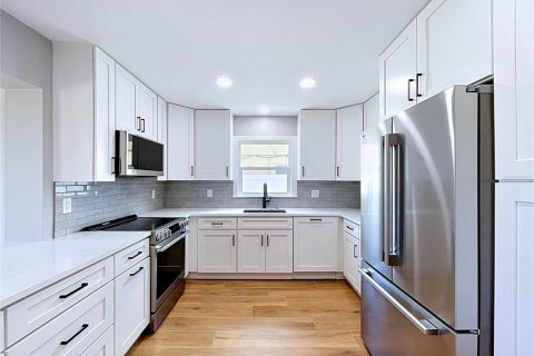 Villa ou maison à vendre à Palm Harbor, Floride: 2 chambres, 129.69 m2 № 2109718 - photo 11