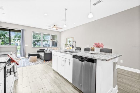 Townhouse in Tampa, Florida 3 bedrooms, 157.93 sq.m. № 1819019 - photo 9