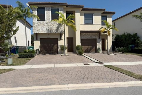 Touwnhouse à vendre à Homestead, Floride: 4 chambres, 179.86 m2 № 1701210 - photo 1