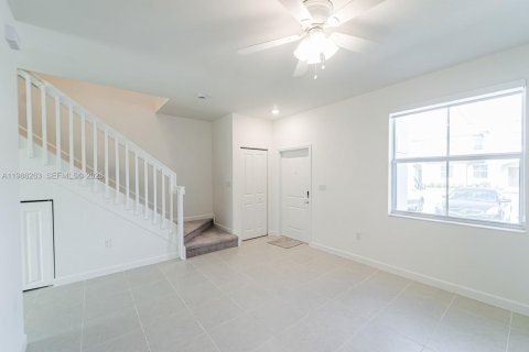 Touwnhouse à vendre à Homestead, Floride: 3 chambres, 129.41 m2 № 2255107 - photo 3