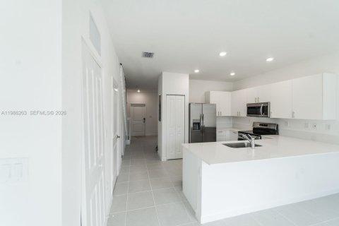 Touwnhouse à vendre à Homestead, Floride: 3 chambres, 129.41 m2 № 2255107 - photo 6