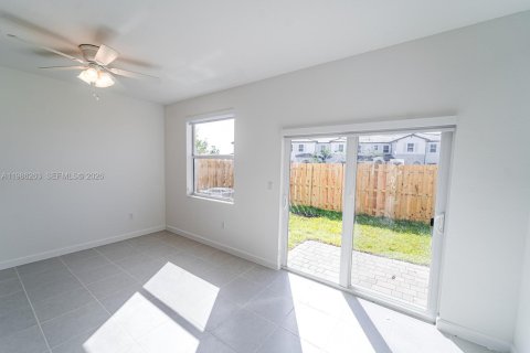 Touwnhouse à vendre à Homestead, Floride: 3 chambres, 129.41 m2 № 2255107 - photo 7