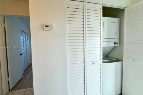Copropriété à vendre à Pembroke Pines, Floride: 2 chambres, 74.88 m2 № 2005489 - photo 12