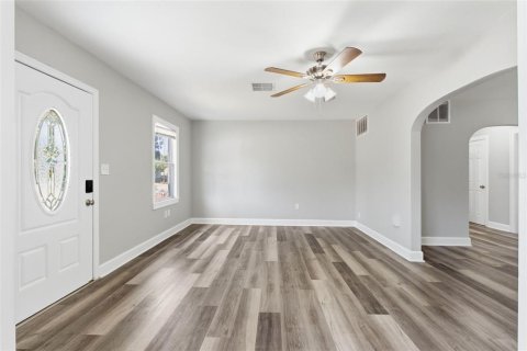 Villa ou maison à louer à Gulfport, Floride: 3 chambres, 134.99 m2 № 2112000 - photo 8