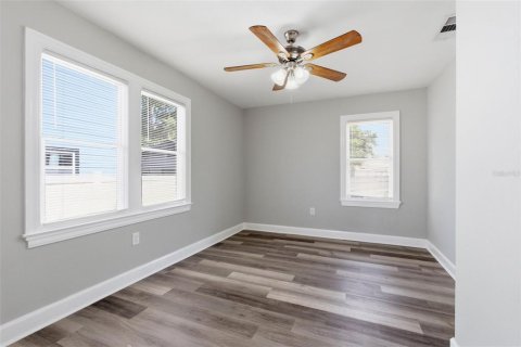 Villa ou maison à louer à Gulfport, Floride: 3 chambres, 134.99 m2 № 2112000 - photo 18