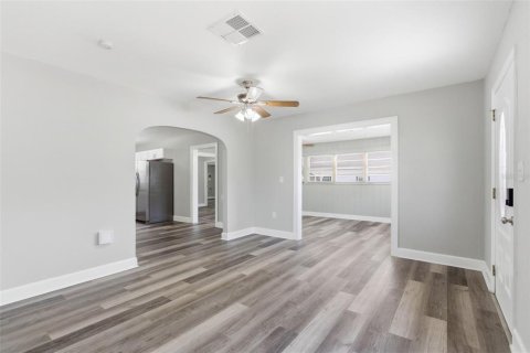 Villa ou maison à louer à Gulfport, Floride: 3 chambres, 134.99 m2 № 2112000 - photo 9