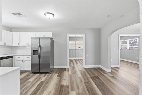 Villa ou maison à louer à Gulfport, Floride: 3 chambres, 134.99 m2 № 2112000 - photo 7