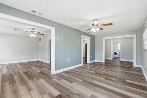 Villa ou maison à louer à Gulfport, Floride: 3 chambres, 134.99 m2 № 2112000 - photo 10