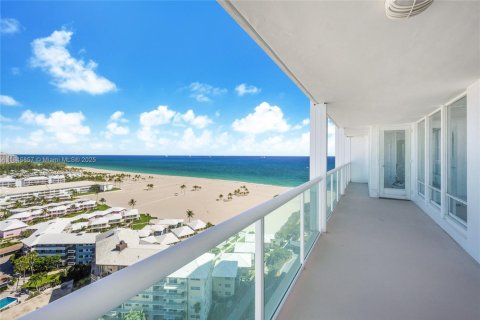 Condo in Fort Lauderdale, Florida, 3 bedrooms  № 2018359 - photo 9