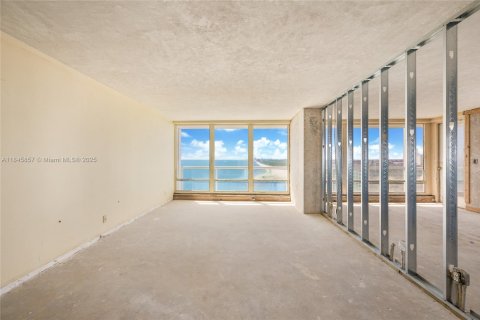 Condo in Fort Lauderdale, Florida, 3 bedrooms  № 2018359 - photo 12