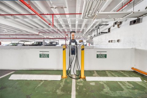 Condo in Fort Lauderdale, Florida, 3 bedrooms  № 2018359 - photo 20