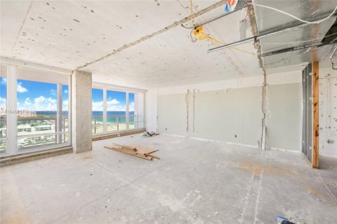 Condo in Fort Lauderdale, Florida, 3 bedrooms  № 2018359 - photo 11