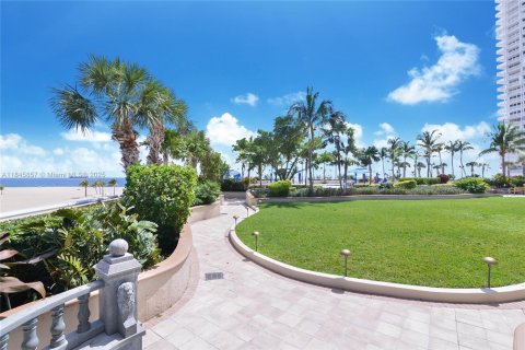 Condo in Fort Lauderdale, Florida, 3 bedrooms  № 2018359 - photo 17