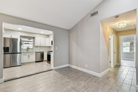 House in Tampa, Florida 3 bedrooms, 184.32 sq.m. № 1909618 - photo 12