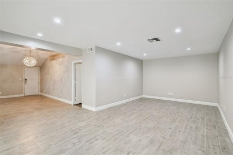 House in Tampa, Florida 3 bedrooms, 184.32 sq.m. № 1909618 - photo 28