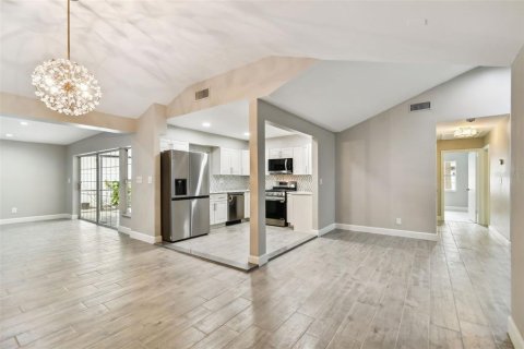 House in Tampa, Florida 3 bedrooms, 184.32 sq.m. № 1909618 - photo 24