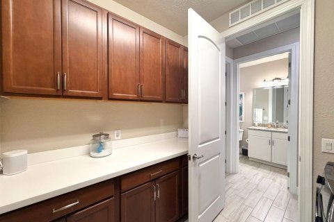 House in Port St. Lucie, Florida 3 bedrooms, 231.14 sq.m. № 2350438 - photo 27