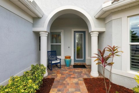 House in Port St. Lucie, Florida 3 bedrooms, 231.14 sq.m. № 2350438 - photo 2