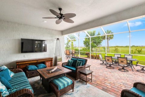 House in Port St. Lucie, Florida 3 bedrooms, 231.14 sq.m. № 2350438 - photo 28