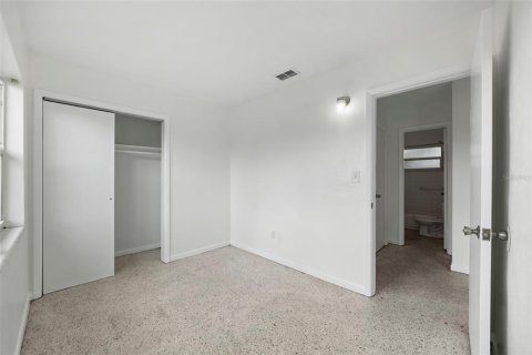 House in Saint Petersburg, Florida 3 bedrooms, 95.88 sq.m. № 1848222 - photo 20