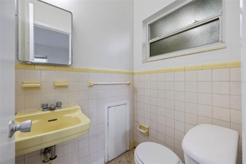House in Saint Petersburg, Florida 3 bedrooms, 95.88 sq.m. № 1848222 - photo 13