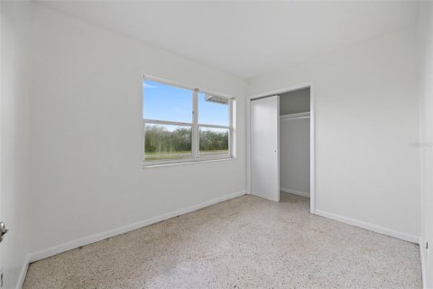 House in Saint Petersburg, Florida 3 bedrooms, 95.88 sq.m. № 1848222 - photo 21