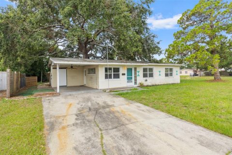House in Saint Petersburg, Florida 3 bedrooms, 95.88 sq.m. № 1848222 - photo 2