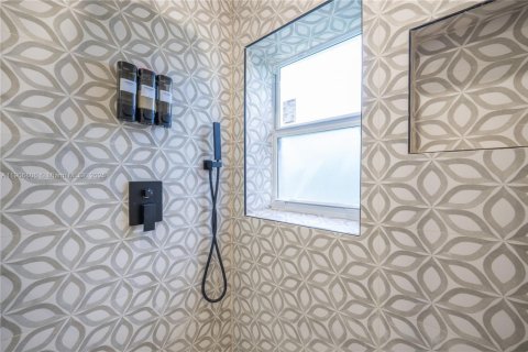 Casa en venta en Miami, Florida, 3 dormitorios № 2015705 - foto 20