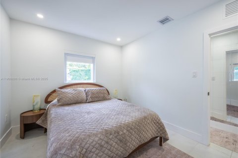 Casa en venta en Miami, Florida, 3 dormitorios № 2015705 - foto 24
