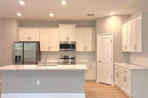 House in Inverness, Florida 4 bedrooms, 184.88 sq.m. № 2202207 - photo 4